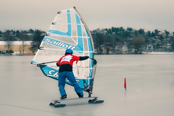 Sharp4 Issurfingbräda i gruppen Vinter / Vindsurfing på is / Brädor och Medar hos Surfspot Sweden AB (Sharp4isorginal)